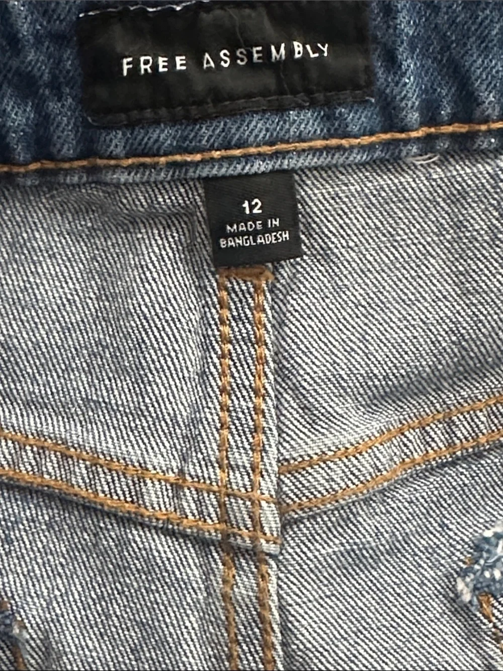 Women's Mid Rise Wide Hem Barrel Jeans Size